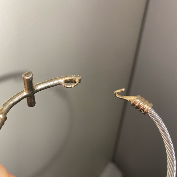 Cross Bracelet - Picture 6 of 6